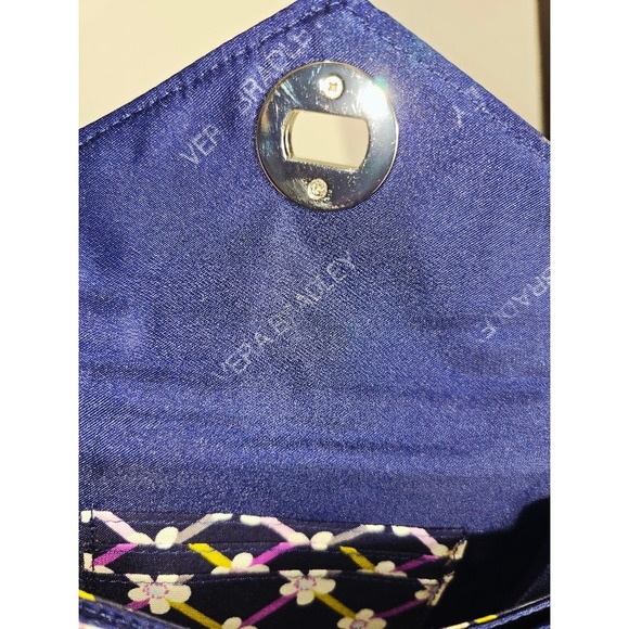 Vera Bradley Quilted Blue Wristlet Clutch Purse Snap Closure Interior Zip Pocket - Picture 5 of 7